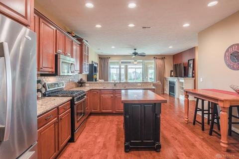 651 Mackenzie Ct, Dayton, OH 45458 photo 5
