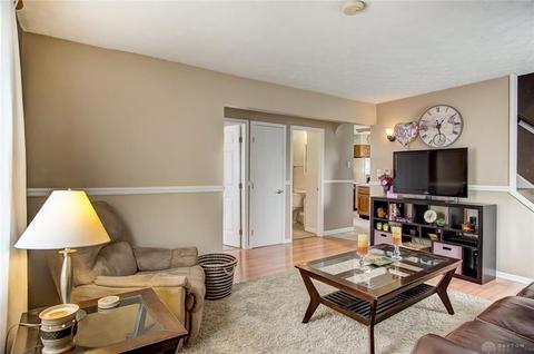 2123 E Bataan Dr, Dayton, OH 45420 photo 4