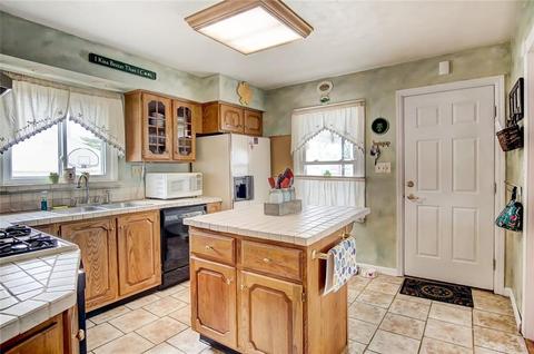 2123 E Bataan Dr, Dayton, OH 45420 photo 8
