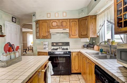 2123 E Bataan Dr, Dayton, OH 45420 photo 10