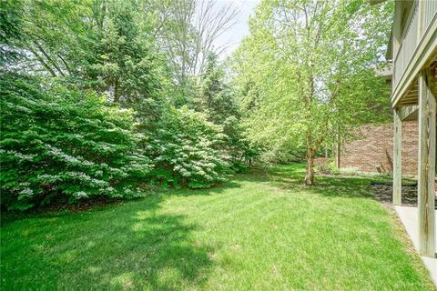 876 Eagle Run Dr, Dayton, OH 45458 photo 30