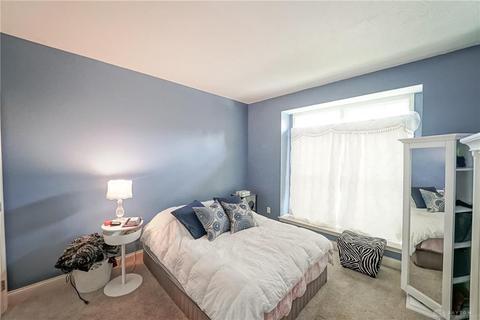 876 Eagle Run Dr, Dayton, OH 45458 photo 18