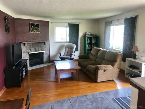 1921 Echo Wood Ct, Dayton, OH 45429 photo 4