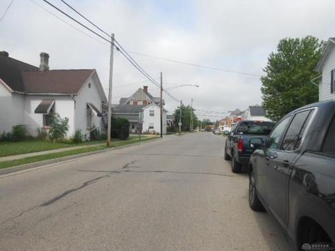 212 E Walnut St, Covington, OH 45318 photo 2
