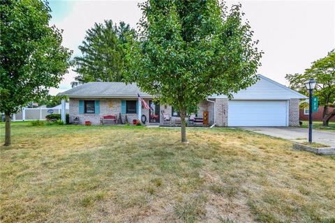 823 Maplecrest Dr, Troy, OH 45373 photo 1