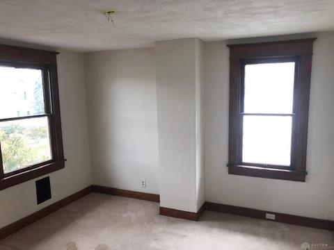 365 E Cecil St, Springfield, OH 45503 photo 7