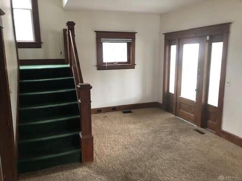 365 E Cecil St, Springfield, OH 45503 photo 8