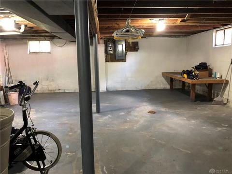 406 E South St, Gratis, OH 45330 photo 11