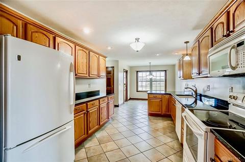 5777 Whispering Wind Dr, Springfield, OH 45504 photo 11