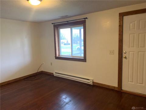 213 E South St, Gratis, OH 45330 photo 5