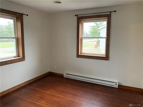 213 E South St, Gratis, OH 45330 photo 9