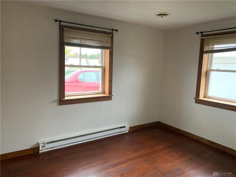 213 E South St, Gratis, OH 45330 photo 10