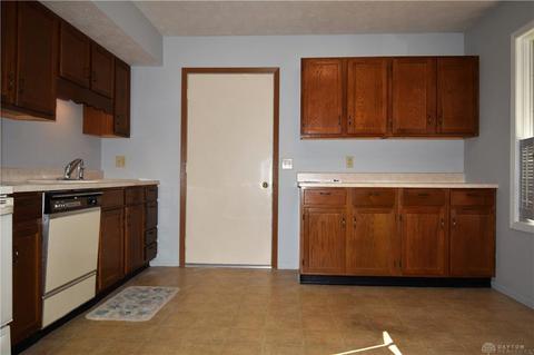 2915 Avery Cir, Springfield, OH 45503 photo 9