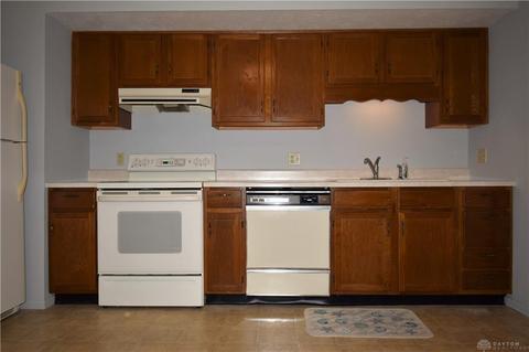 2915 Avery Cir, Springfield, OH 45503 photo 8