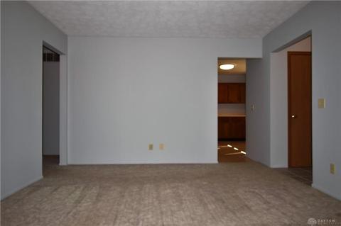 2915 Avery Cir, Springfield, OH 45503 photo 6