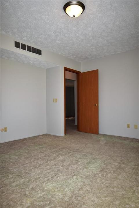 2915 Avery Cir, Springfield, OH 45503 photo 17