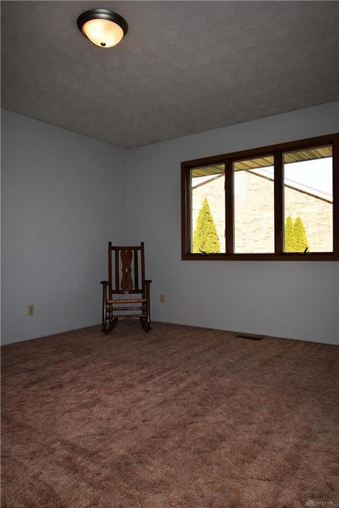 2915 Avery Cir, Springfield, OH 45503 photo 12