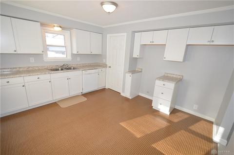 100 Middle St, Medway, OH 45341 photo 8
