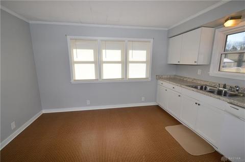 100 Middle St, Medway, OH 45341 photo 9