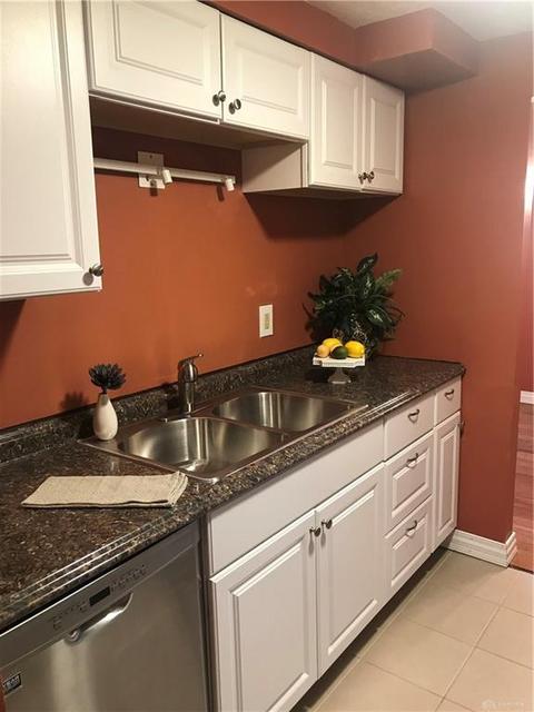 1110 Eagle Feather Cir #E, Dayton, OH 45449 photo 2