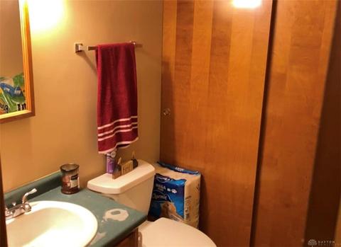 6884 Old Clifton Rd, Springfield, OH 45502 photo 8