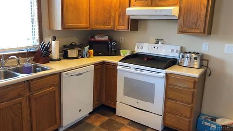 6884 Old Clifton Rd, Springfield, OH 45502 photo 5