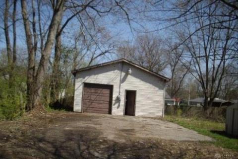 2716 York St, Springfield, OH 45505 photo 4