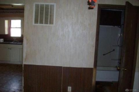 2716 York St, Springfield, OH 45505 photo 9
