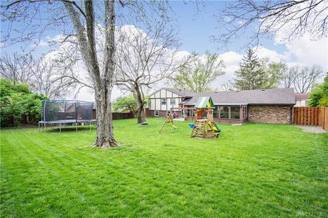 240 Pinecone Dr, Springboro, OH 45066 photo 2