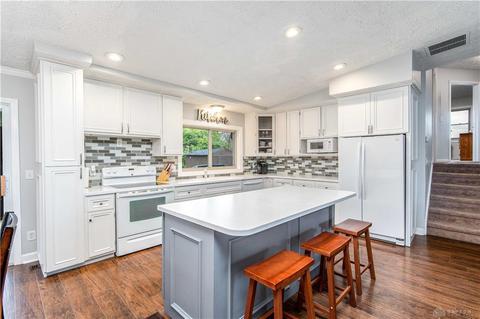 240 Pinecone Dr, Springboro, OH 45066 photo 6