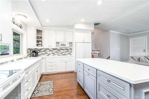 240 Pinecone Dr, Springboro, OH 45066 photo 9