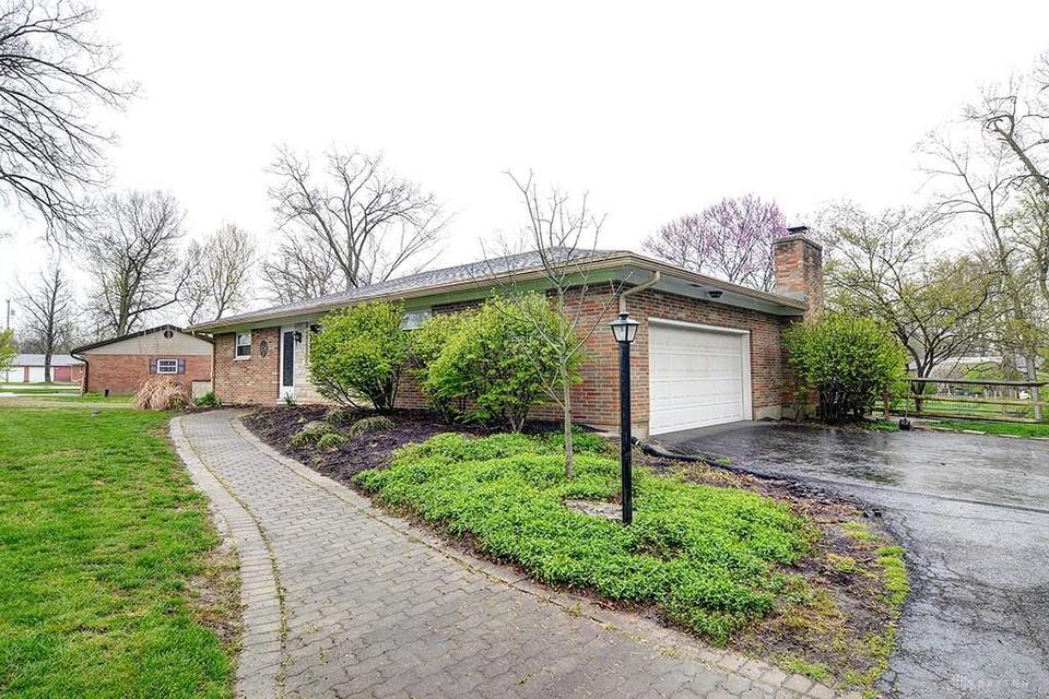  10064 Little Forest Dr, Germantown, OH 45327 photo 3