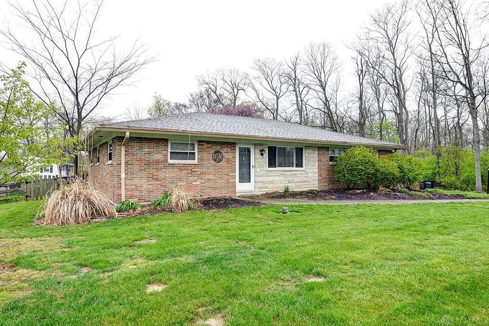  10064 Little Forest Dr, Germantown, OH 45327 photo 2