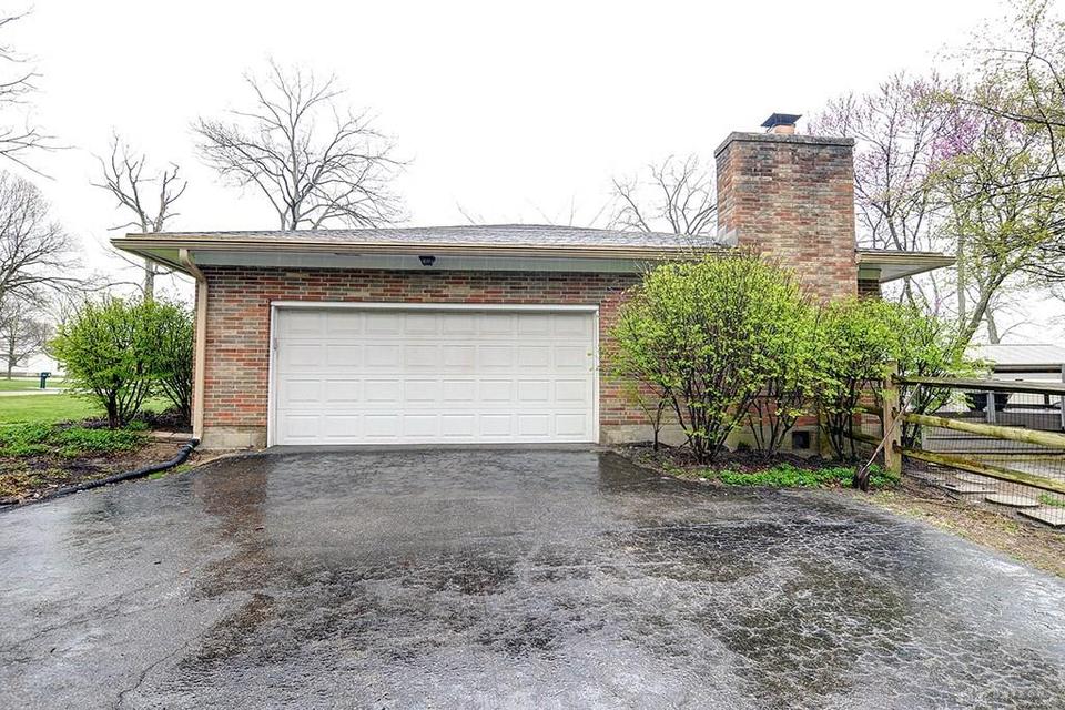  10064 Little Forest Dr, Germantown, OH 45327 photo 4