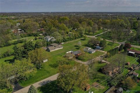 3927 Eagle Point Dr, Beavercreek, OH 45430 photo 3
