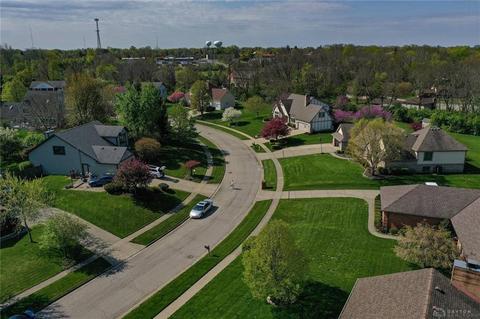 3927 Eagle Point Dr, Beavercreek, OH 45430 photo 4