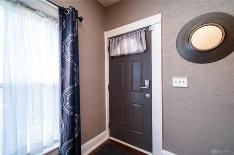506 N Race St, Springfield, OH 45504 photo 5