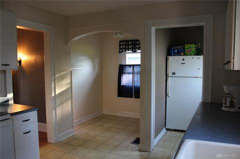 369 S Douglas Ave, Springfield, OH 45505 photo 10