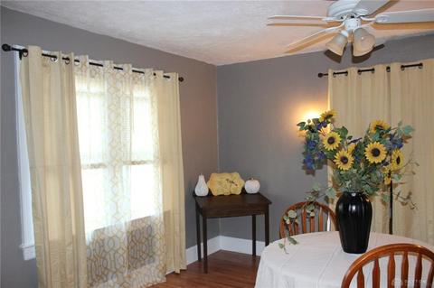 369 S Douglas Ave, Springfield, OH 45505 photo 9