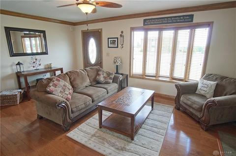 1754 E Dorothy Ln, Dayton, OH 45429 photo 4