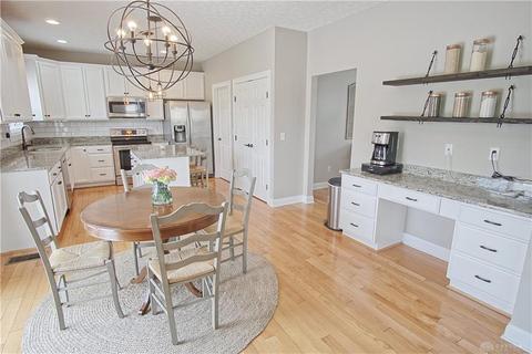 9274 Maxwells Xing, Dayton, OH 45458 photo 12