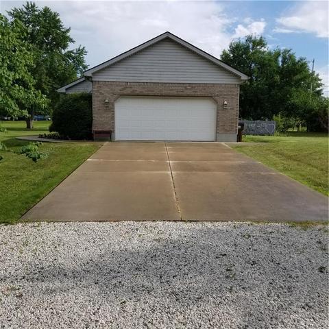 1573 Uplands Dr, Springfield, OH 45506 photo 2