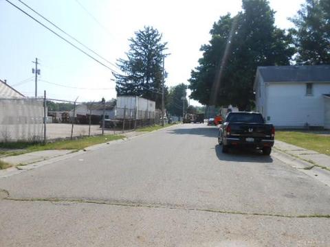 1361 Perry St, Springfield, OH 45504 photo 2