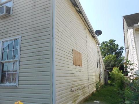 1361 Perry St, Springfield, OH 45504 photo 3