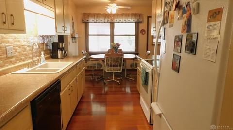 910 Maplecrest Dr, Troy, OH 45373 photo 7