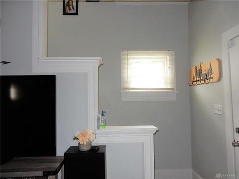 746 E Circle Dr, Dayton, OH 45403 photo 8