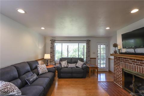 1000 Spruce Dr, Springfield, OH 45504 photo 4