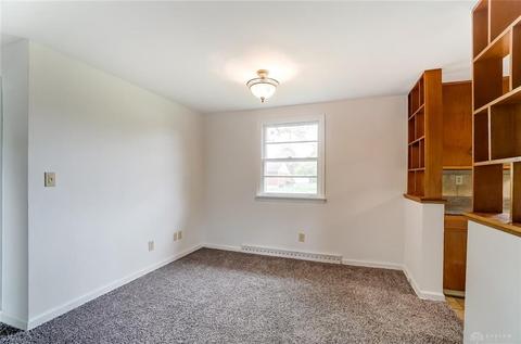 1006 Robin Rd, Springfield, OH 45503 photo 7