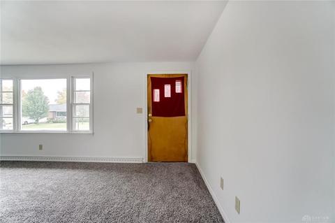 1006 Robin Rd, Springfield, OH 45503 photo 4