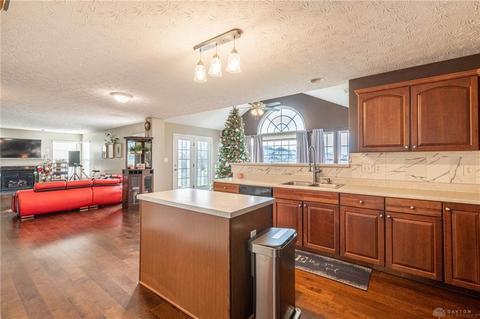 423 Stanton Dr, Springboro, OH 45066 photo 8